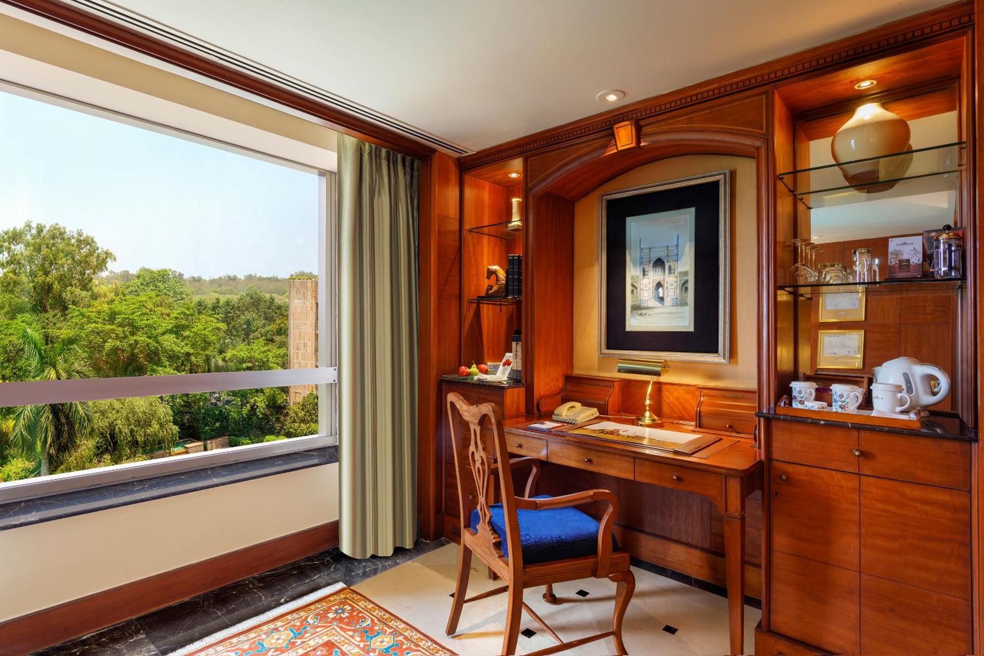 Towers Room, Concierge level, Larger Guest room with complimentary lounge access,  Luxury hours,1 King,1705759567:JPEG