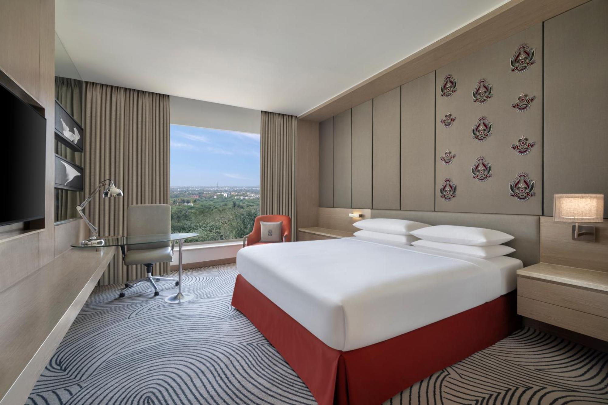 Deluxe Queen Room City View Pool Access,1695329751:JPEG