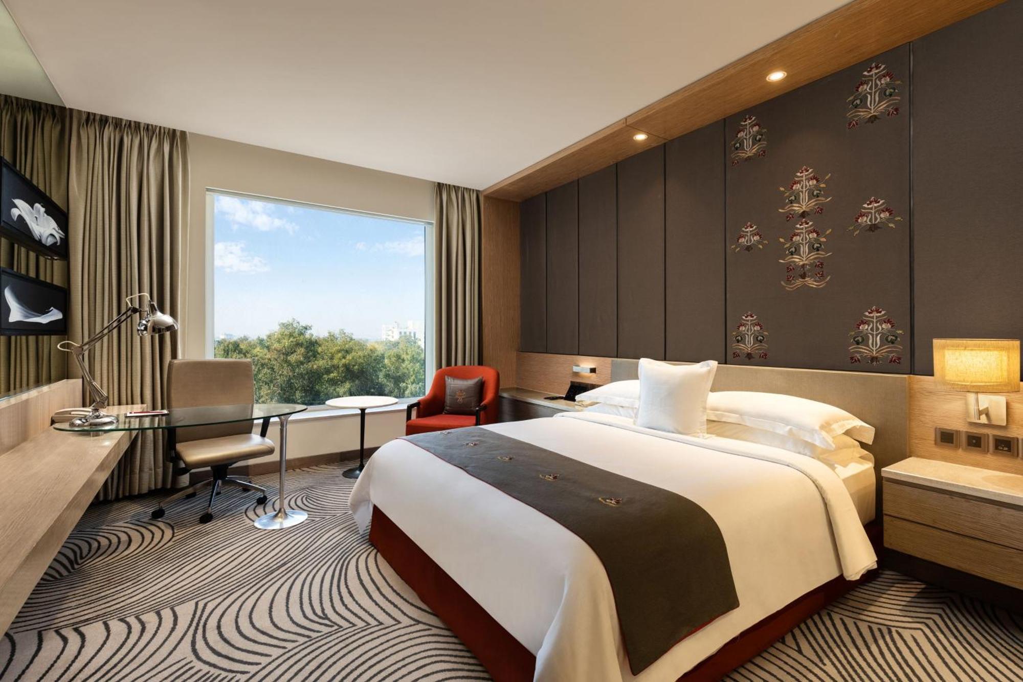 Executive Club Queen Room City View,1742934804:JPEG